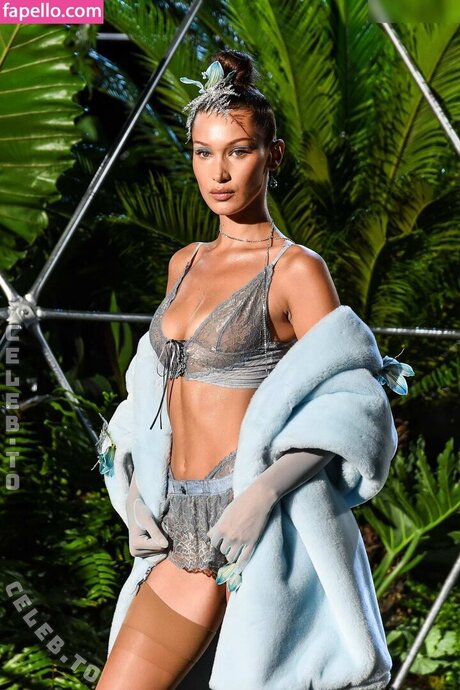 Bella Hadid sexy star pictures