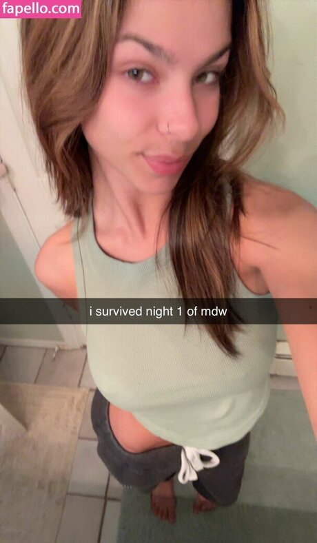 Julia Carrano nice star img