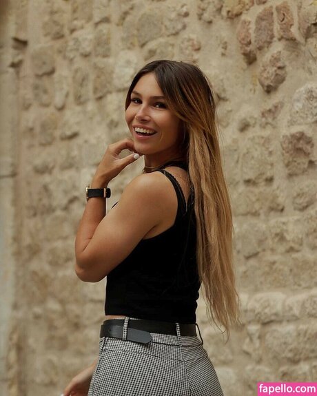 Tslanaxoxo nude model gallery