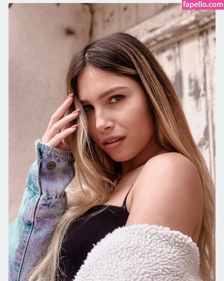 Tslanaxoxo model adult photo