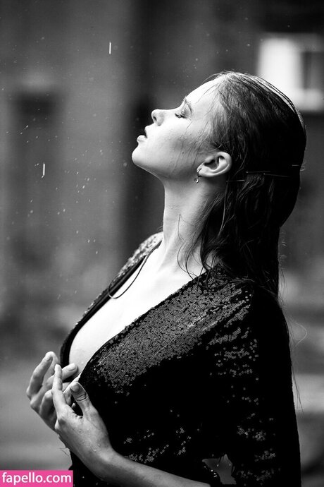 Eva Lee Model pornstar naked galleries