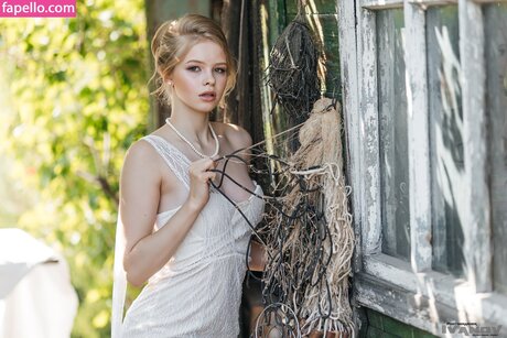 Eva Lee Model art star pic