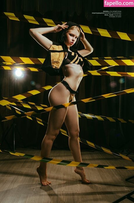 Eva Lee Model model nude gallery