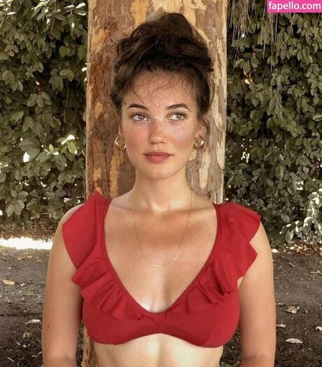 P nar Deniz model hd pic