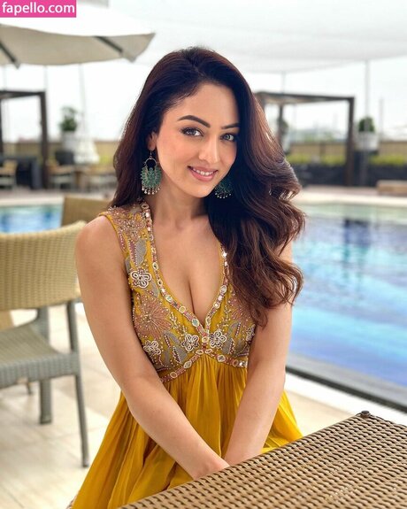 Sandeepa Dhar porn model images