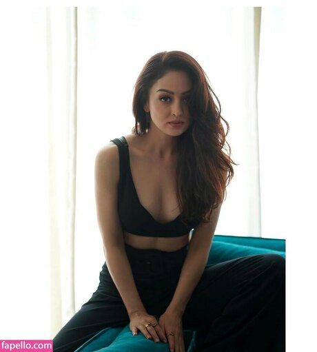 Sandeepa Dhar sexy actress images