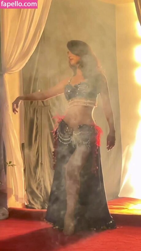 Sandeepa Dhar model top photo