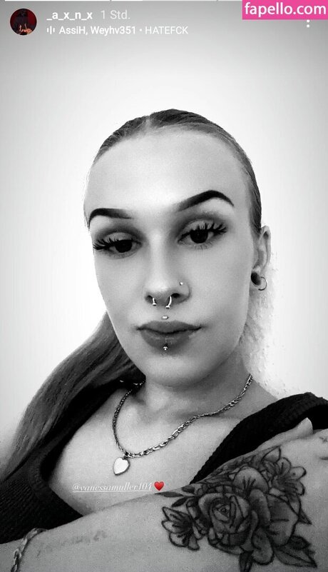 _a x n x exclusive model picture