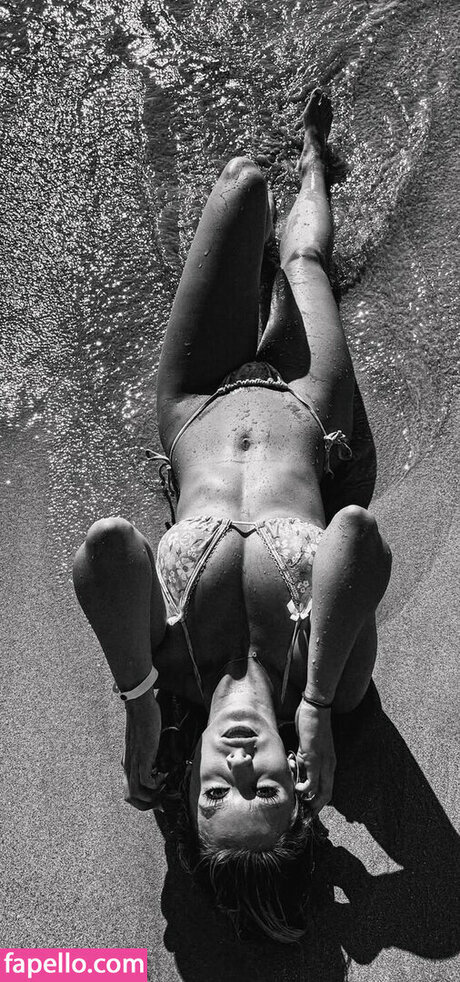 Sydney Segars model porn image