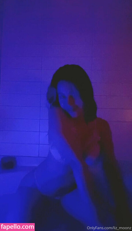 Liz Moonz model best image