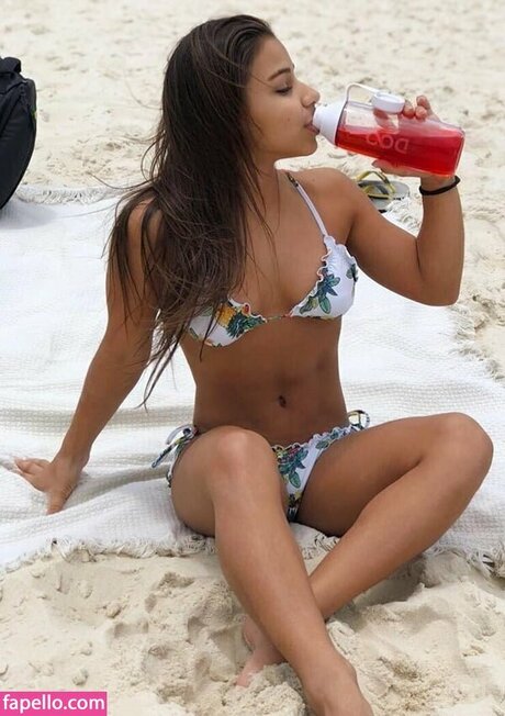 Fl via Saraiva model exclusive pictures