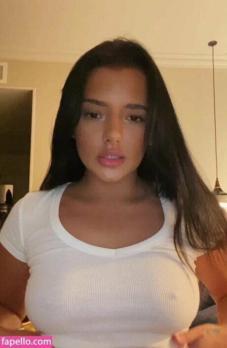 Emily Woods pretty pornstar image