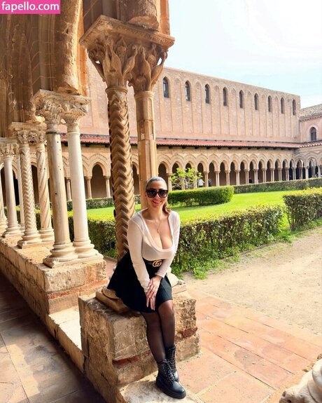 madamex93 pornstar naked img