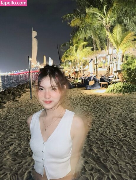 Leonazhen naked model img