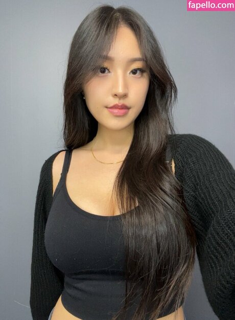 avgella model pretty images