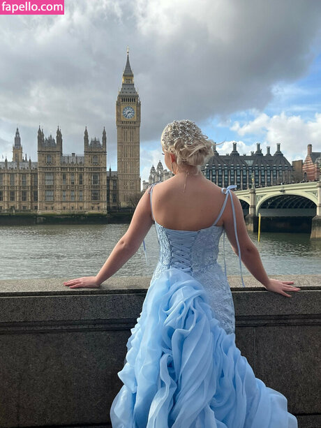 tallgirl onlyfans nice pic