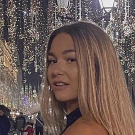 Mia Piper star art archive