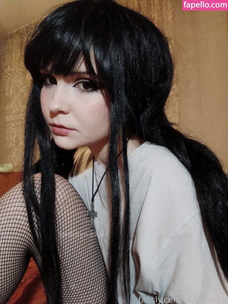 Needyeska model pornographic pics