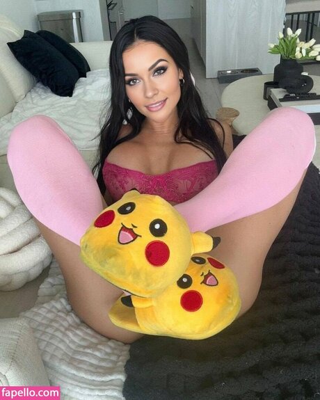 Layla Walker model beautiful gallery