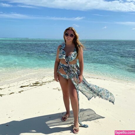 Sophie Williams pornographic model pictures