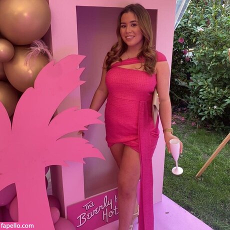 Sophie Williams pornstar naked pics