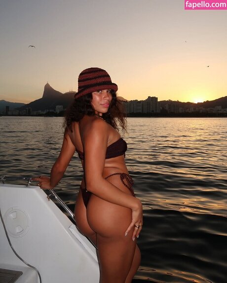 Priscila Evelyn naked actress pictures