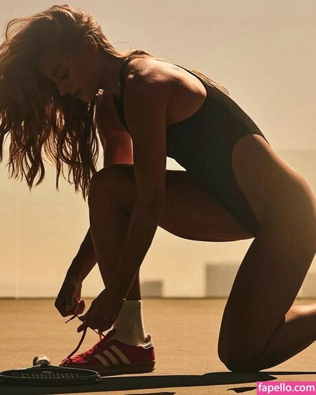 Olivia Elliott beautiful actress img