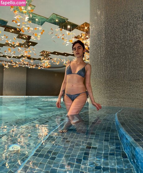 Neva Samanc G k e sexy actress images