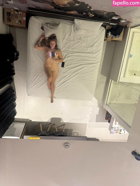 Herza naked star galleries