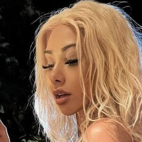 Ally Lotti high quality star photo