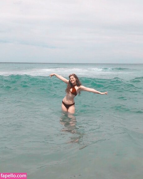 Alaurabidingcitizen model perfect image