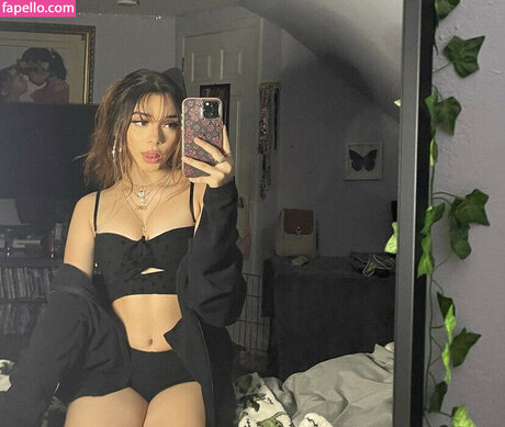 yessseeeniiaa perfect model galleries