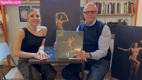 Angelina Mango art model pictures