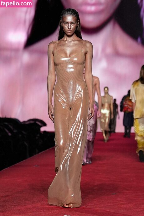 Angelina Mango beautiful actress picture