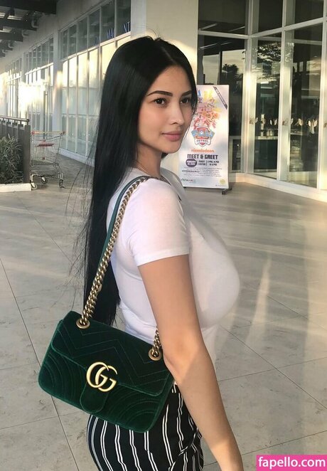 Mitzina Larino Profile pic