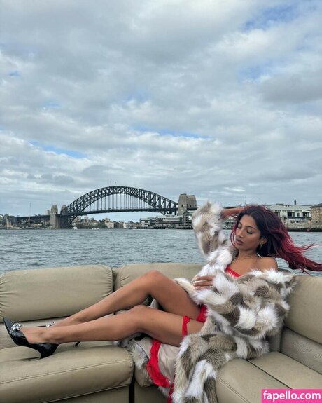 Lara Raj art actress img