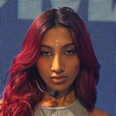 Lara Raj star hot picture