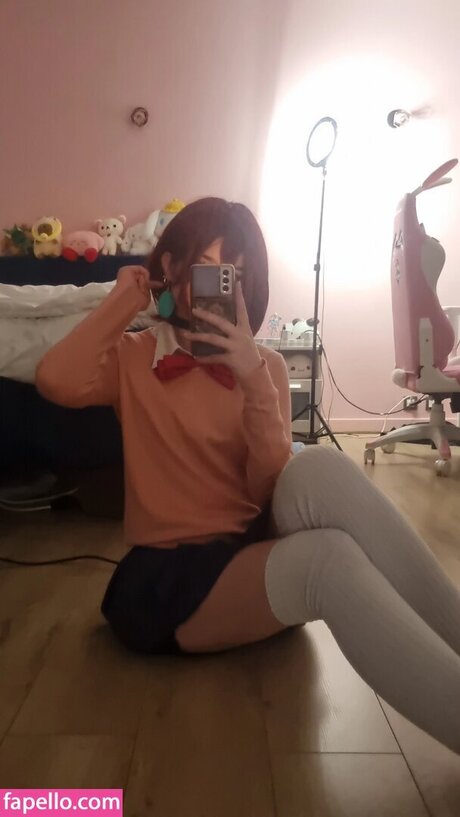 leikyu hot model image