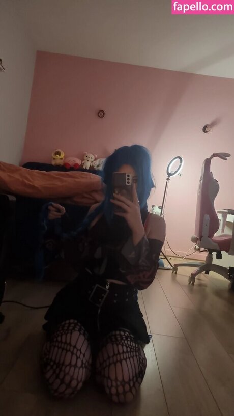 leikyu model top picture