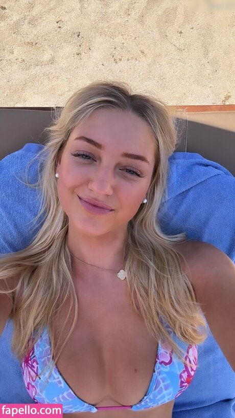 Sydney Thomas exclusive actress gallery