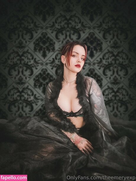 EmeryEXP model exclusive picture