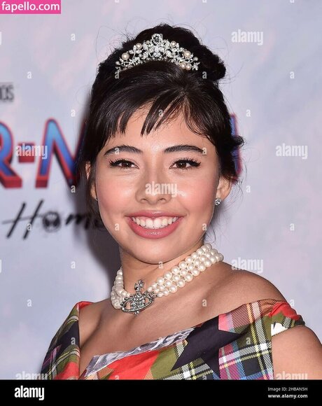 xochitlgomez model nude photo