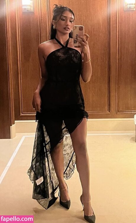 Varada Sethu star erotic pics