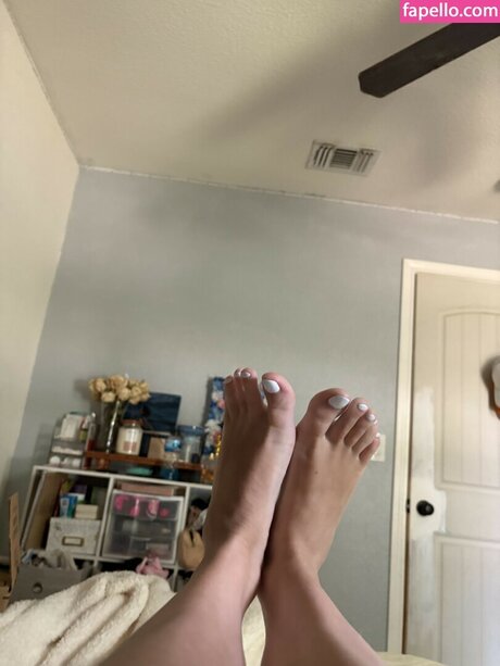 Mads Thompson Maddiiedee art actress picture