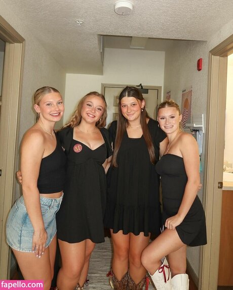 Mads Thompson Maddiiedee nudes star picture