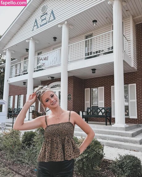 Mads Thompson Maddiiedee pornstar free photos