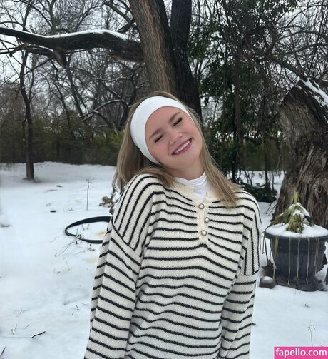 Mads Thompson Maddiiedee exclusive pornstar images