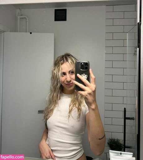 Marie Watson star nude picture