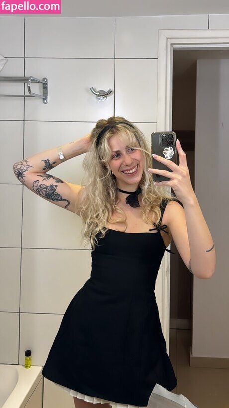 Marie Watson sexy star photos