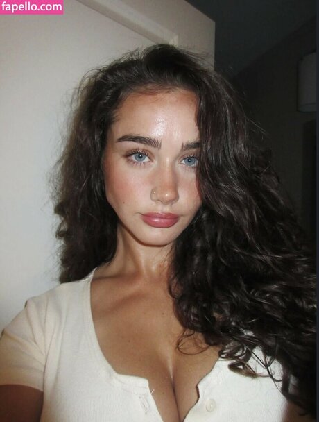 sarahemilyhope perfect pornstar photos